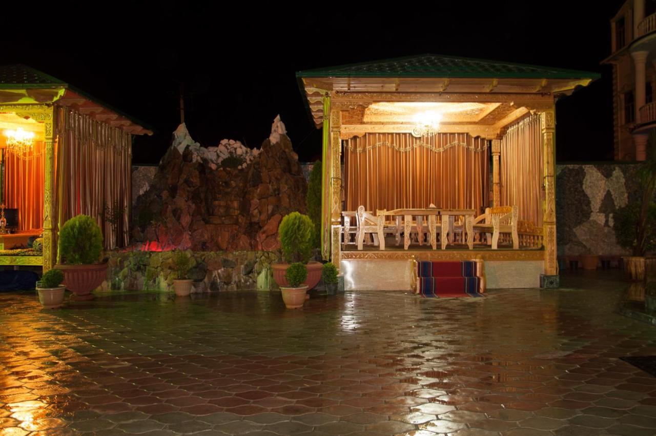 Almaz Guest House ドゥシャンベ エクステリア 写真